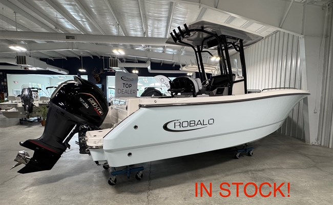 2026 Robalo R230 Solid Ice Blue